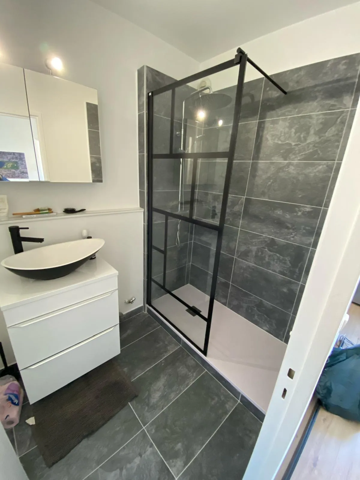Rénovation complète d'une salle de bain — après