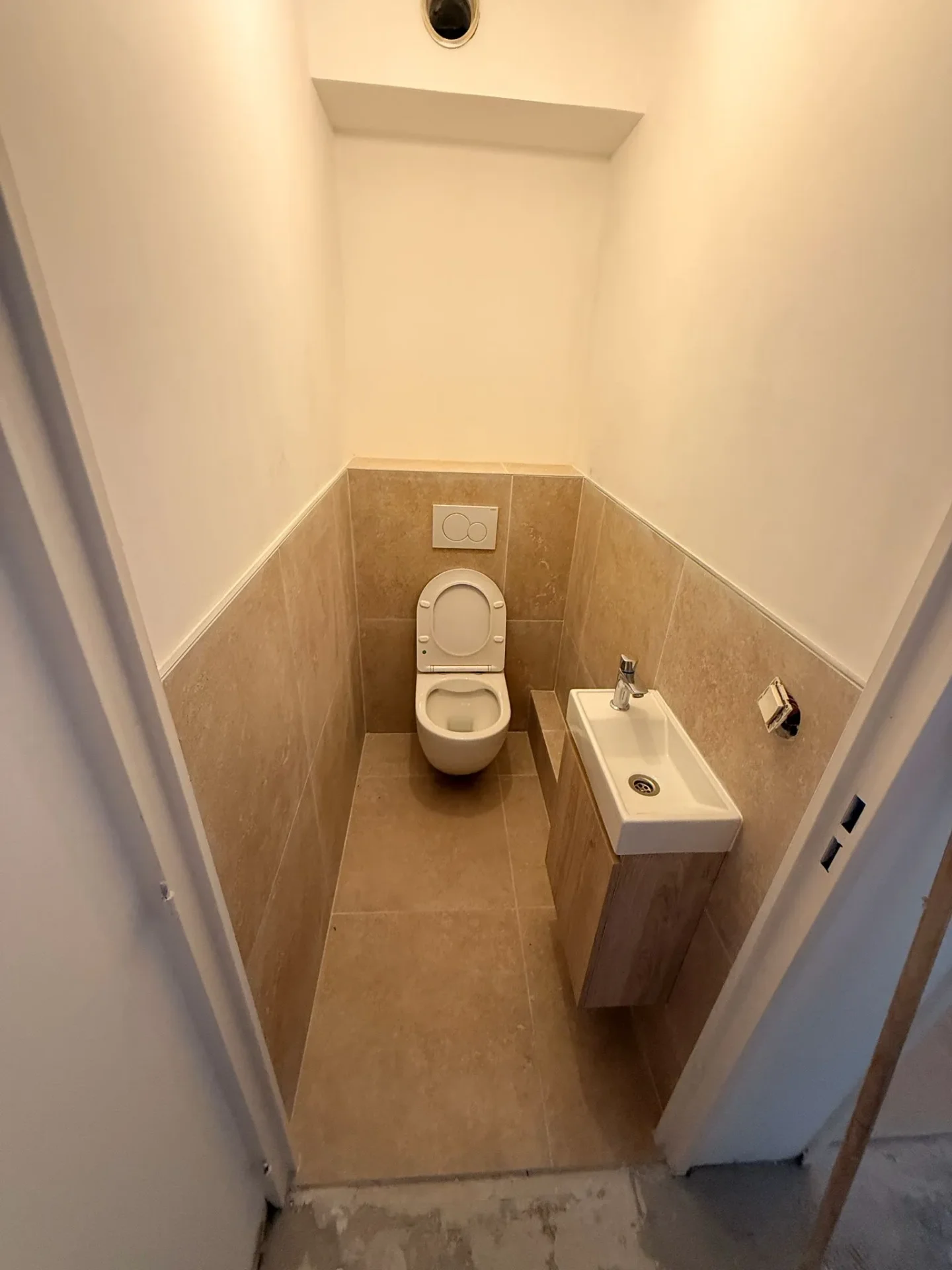 WC repensés du sol au plafond — après